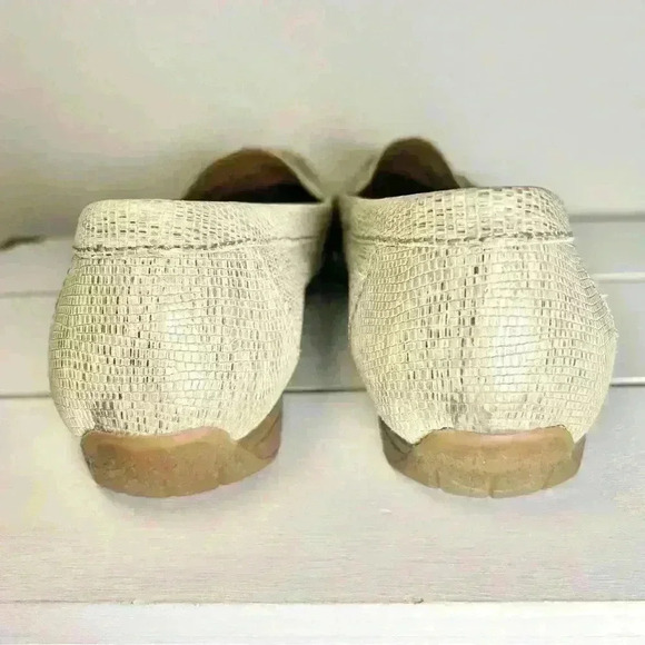 Gabor Women’s Metallic Handmade Moccasin Size 8 1/2 US (UK sizing 6) - Picture 5 of 12